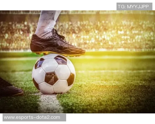 足球巨星崛起之路:从草根少年到世界瞩目传奇的奋斗与荣耀 足球巨星崛起之路:从草根少年到世界瞩目传奇的奋斗与荣耀